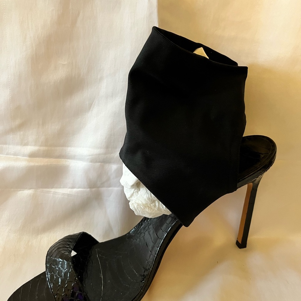 Authentic Manolo Blahnik ankle wrap sandal in black